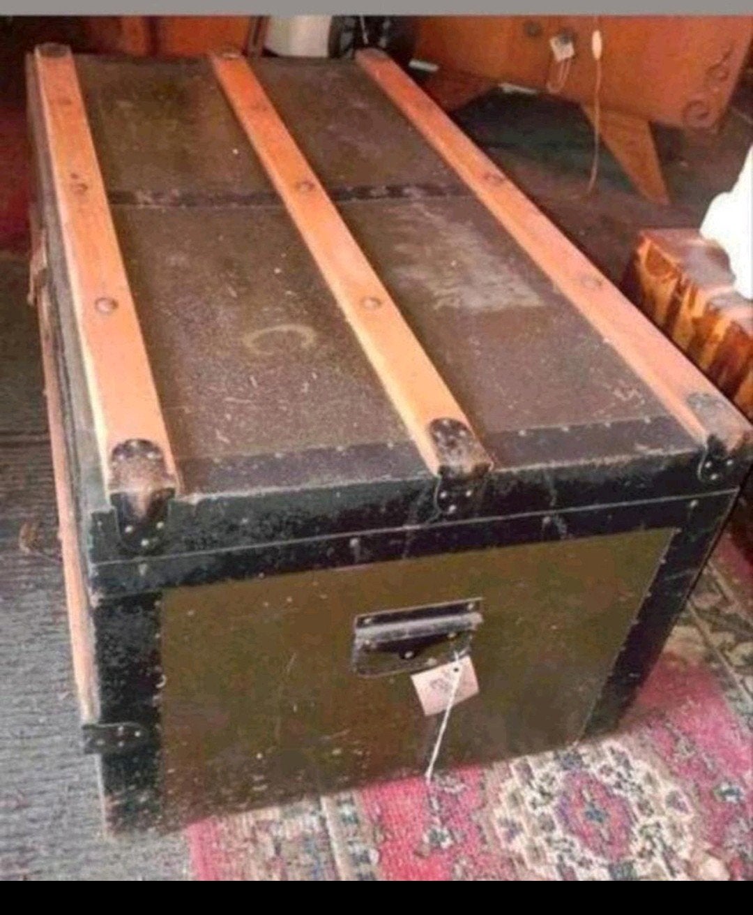 Antieke groene stalen hutkoffer met houten accenten, Ophalen of Verzenden