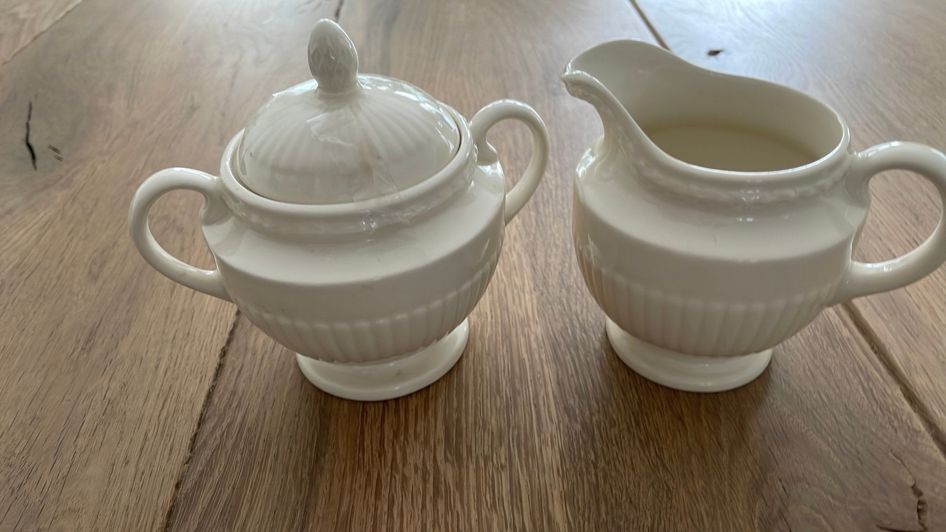Te koop wedgwood Edme roomkannetje en suikerpot, Ophalen of Verzenden