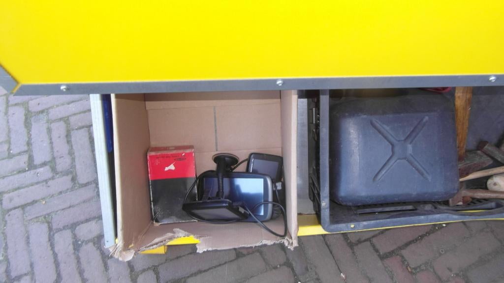 kar inhoud 100,-