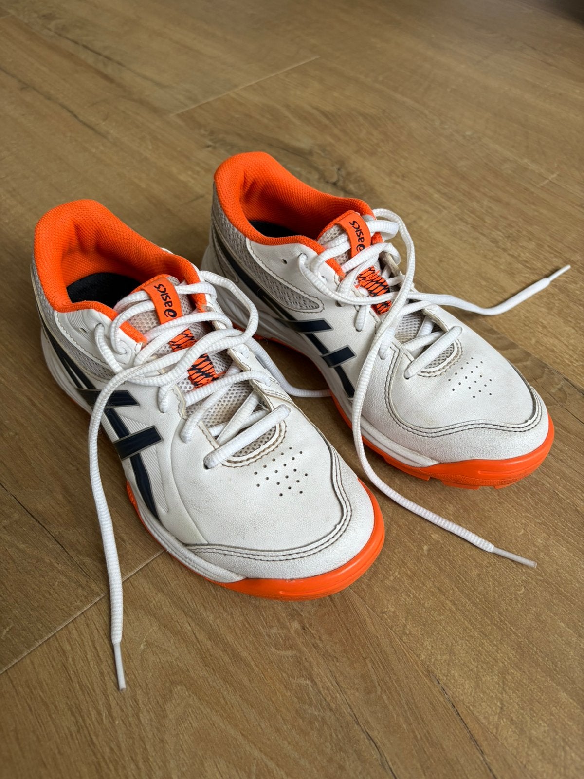 Asics hockeyschoen maat 35, Sport en Fitness, Hockey, Ophalen of Verzenden, Gebruikt, Schoenen