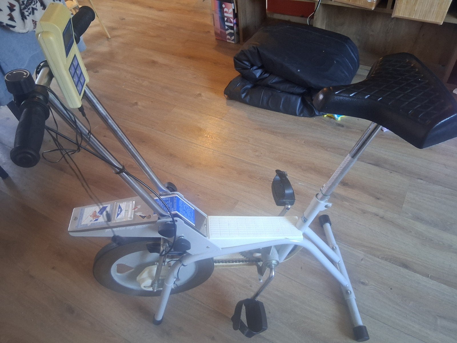 Hometrainer - verstelbare zwaarte, Ophalen, Gebruikt, Benen, Hometrainer