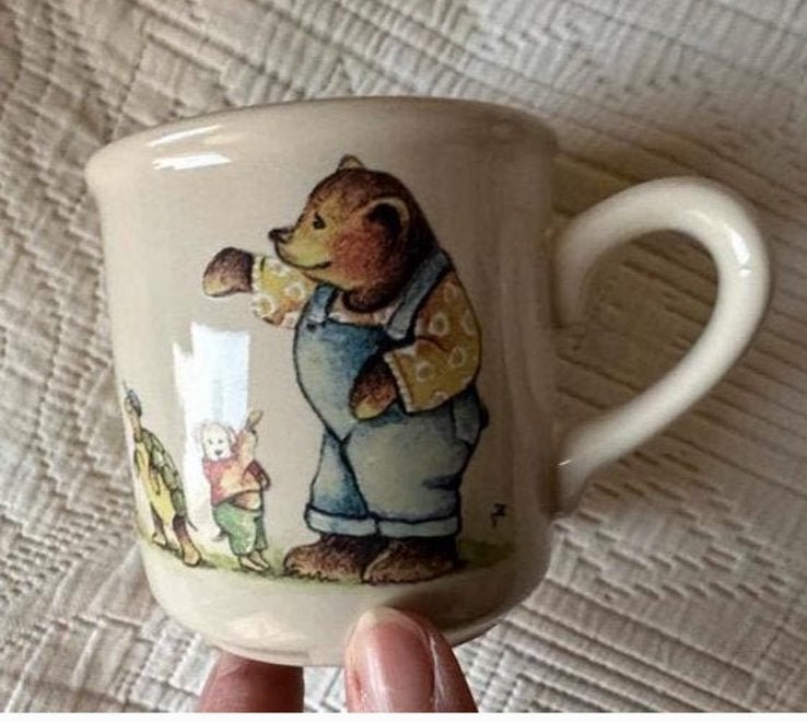 Leuke kindermok van Jet ter Steege uit Rijssen, Keramiek, Ophalen of Verzenden, Zo goed als nieuw, Overige stijlen