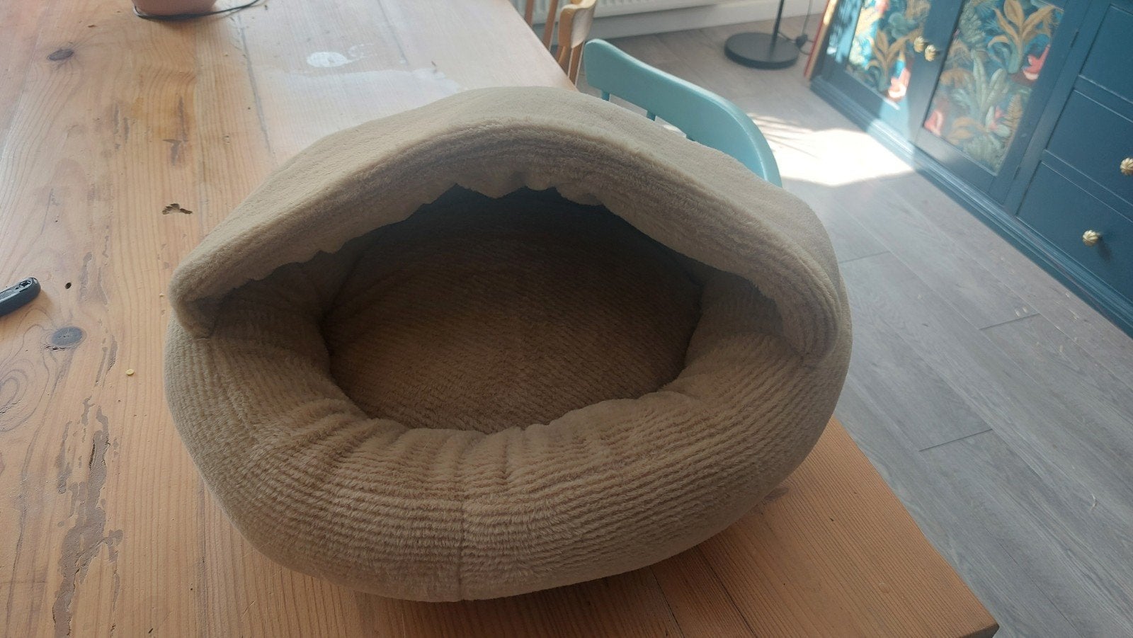 Kattenmand, Ophalen