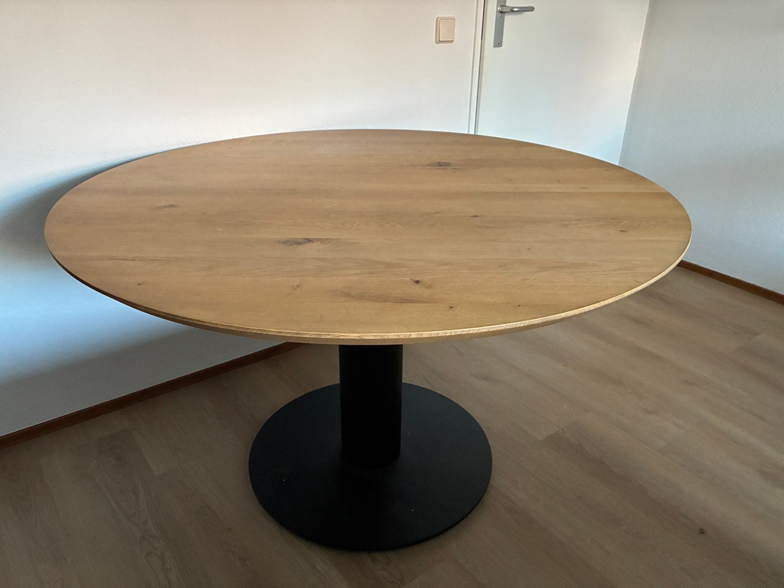 Mooie robuuste tafel,  125 cm rond,  type Joost,  Eiken blad, Ophalen, Rond, Zo goed als nieuw, 100 tot 150 cm