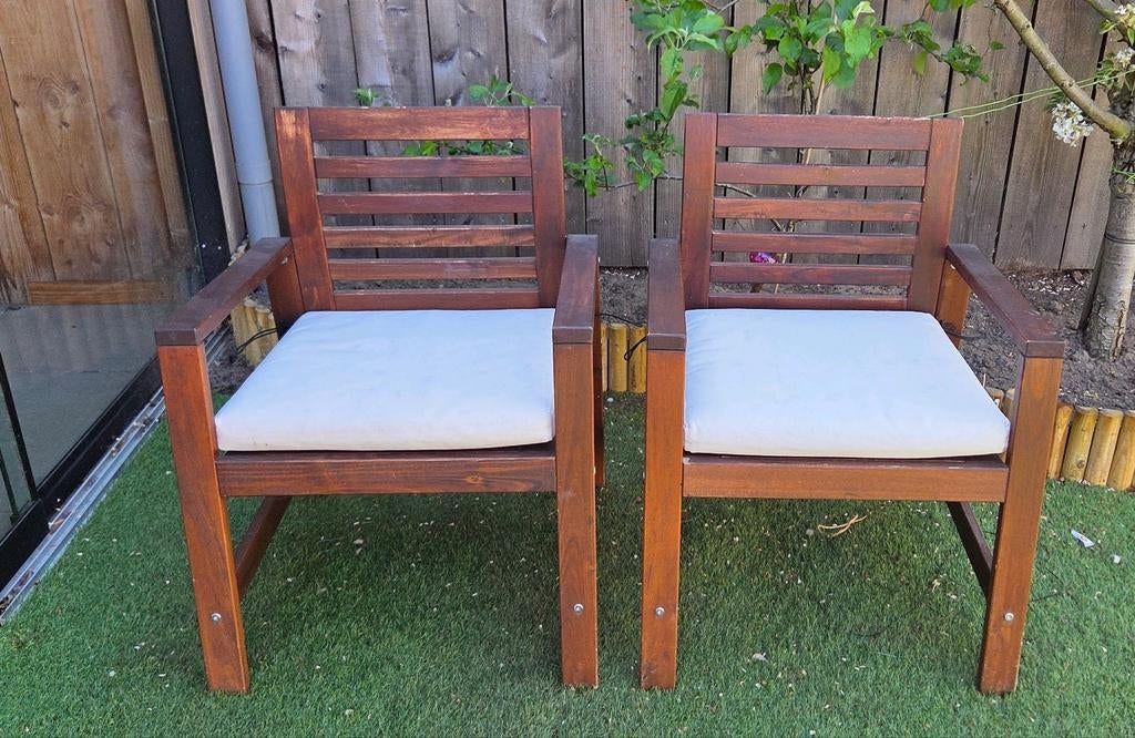 2 IKEA eettafel stoelen met kussens äpplarö, Ophalen, Gebruikt, Hout