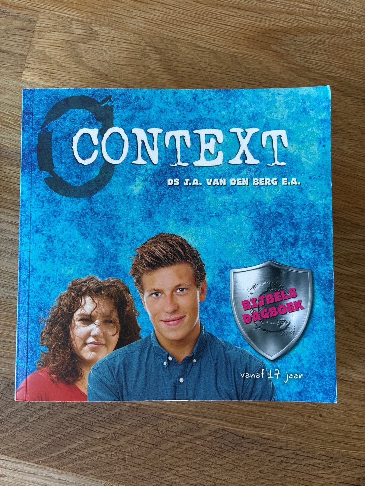 Context Bijbels Dagboek - Ds. J.A. van den Berg e.a., Ophalen of Verzenden, Zo goed als nieuw, Christendom | Protestants