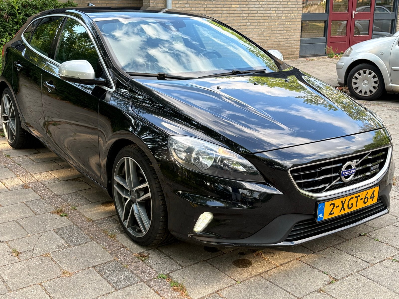 Volvo V40 2.0 D4 190PK 2014 Zwart, Voorwielaandrijving, Zwart, Particulier, 30 km/l