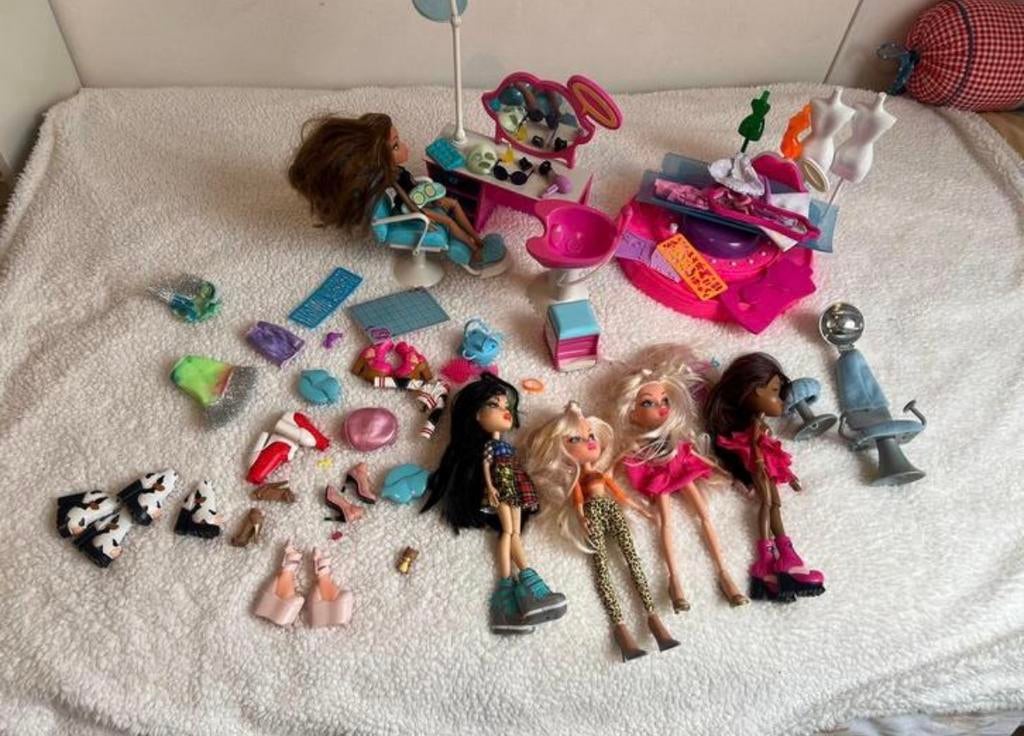 Bratz poppen en toebehoren - Grote set met 5 poppen, Ophalen of Verzenden, Gebruikt, Overige typen