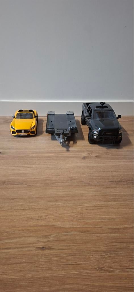 Bruder autotransporter en racing roadster, Ophalen