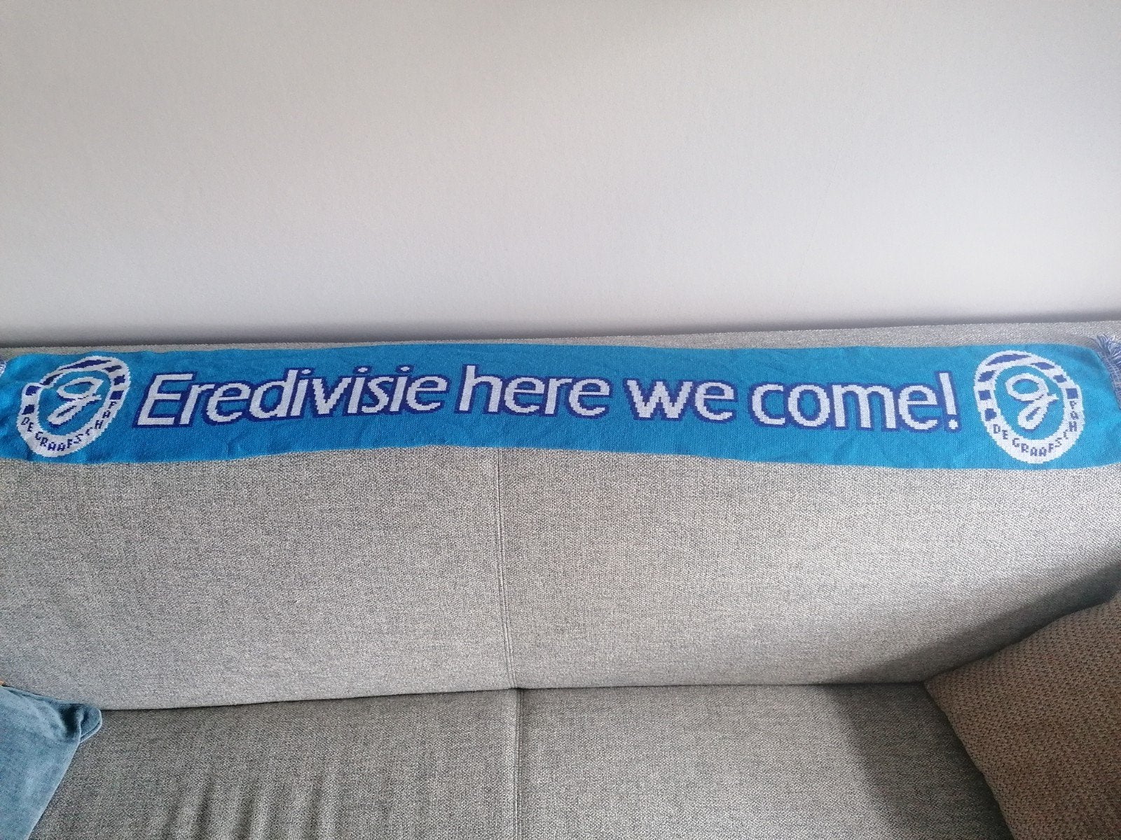 De Graafschap Sjaal das Club Fanshop Fan D'ran Superboer
Vin, Ophalen of Verzenden, Zo goed als nieuw, Overige binnenlandse clubs