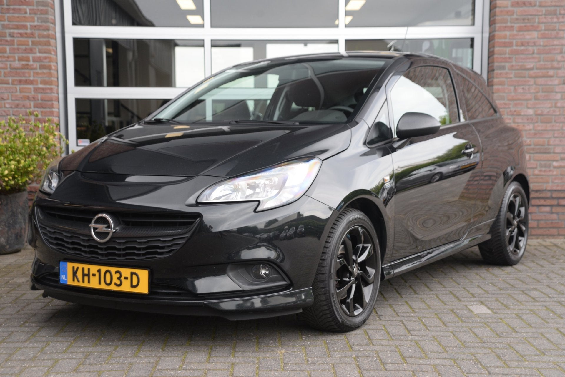 Opel Corsa 1.0 Turbo Edition| OPC line | Stoel/Stuur verwarm, Voorwielaandrijving, Bluetooth, 1063 kg, Gebruikt
