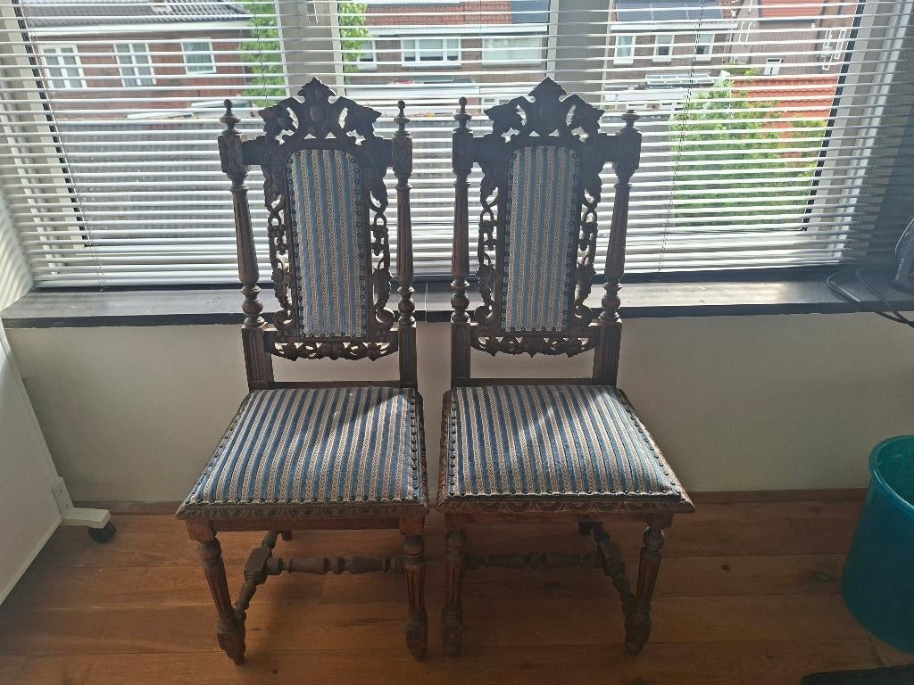 henry dunant stoelen, Ophalen