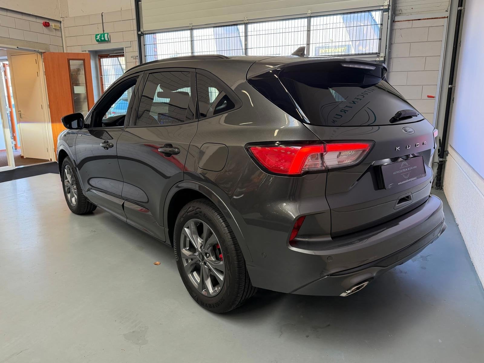 Ford KUGA 2.5 PHEV ST-Line Camera, Navi, Carplay, Stoel/Stuu, Auto's, Dealer onderhouden, 4 cilinders, Bedrijf, Nieuw