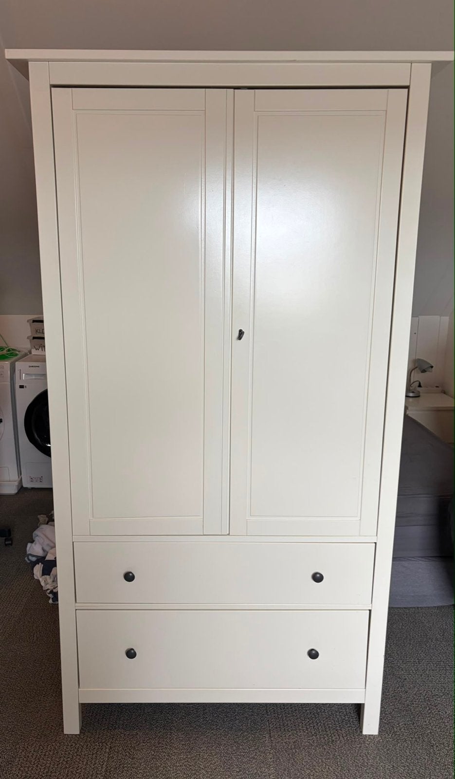 IKEA HEMNES kledingkast met 2 deuren en 2 lades, Ophalen, 100 tot 150 cm, Zo goed als nieuw, Met lade(s)