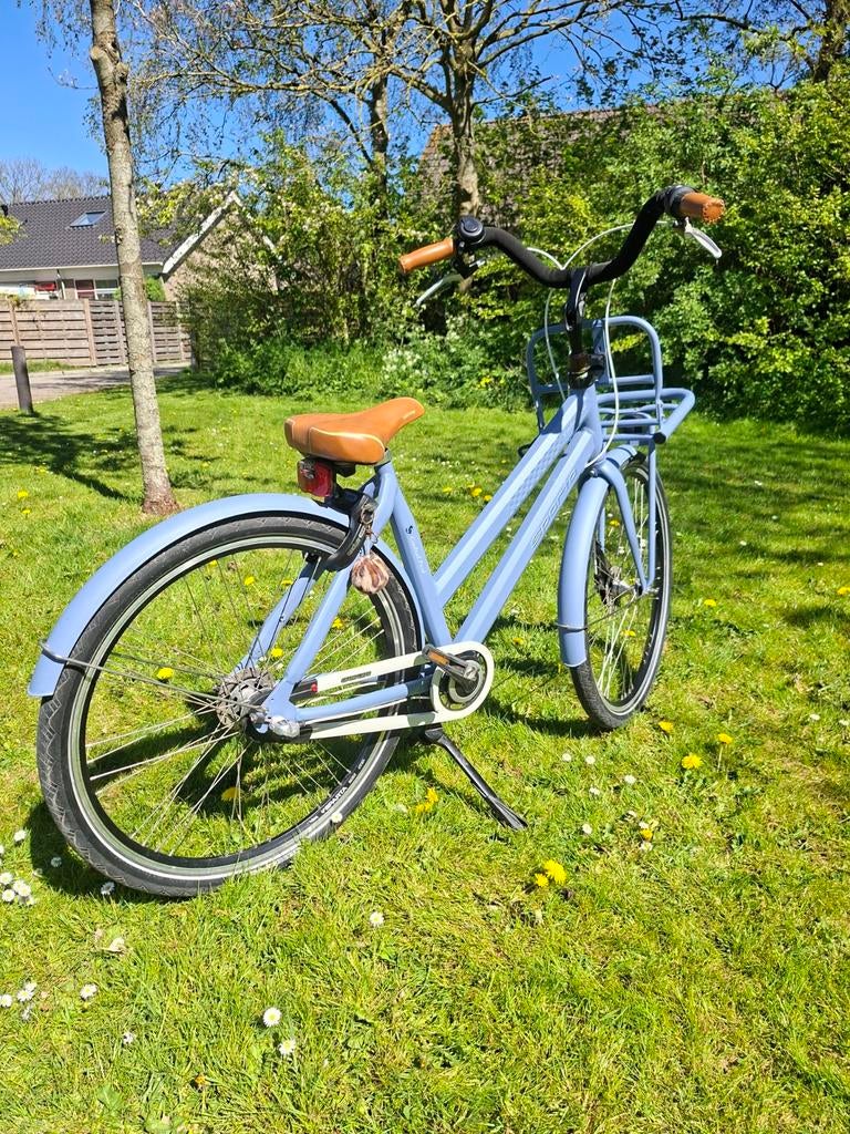 Lichtblauwe stadsfiets  met voordrager kan met  mand, Gebruikt, Velgrem, Versnellingen, 50 tot 53 cm