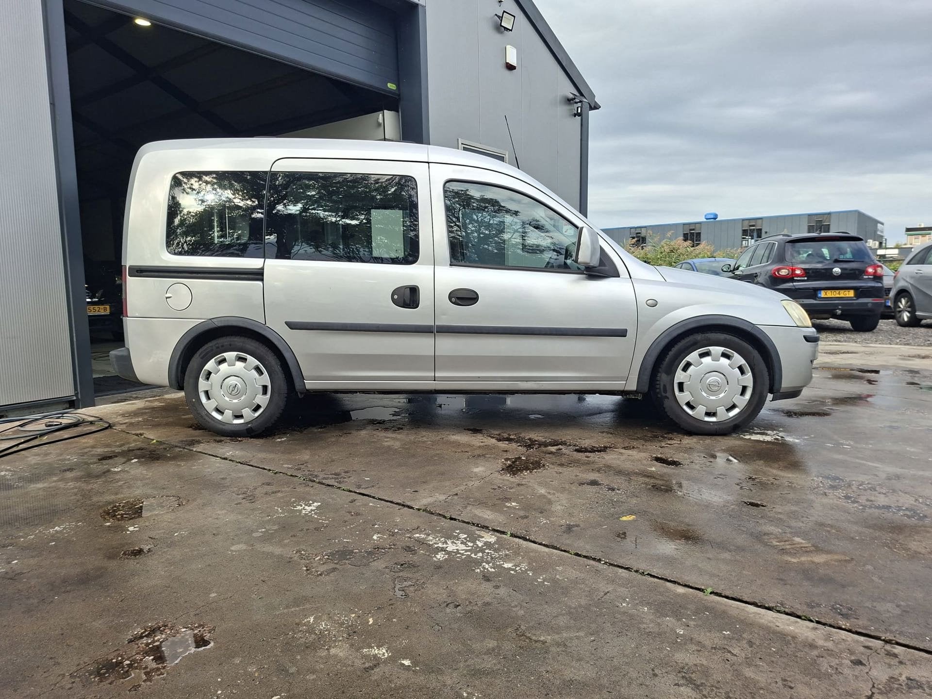 Opel Tour 1.4-16V Tour, Auto's, Voorwielaandrijving, Gebruikt, 49 €/maand, Origineel Nederlands