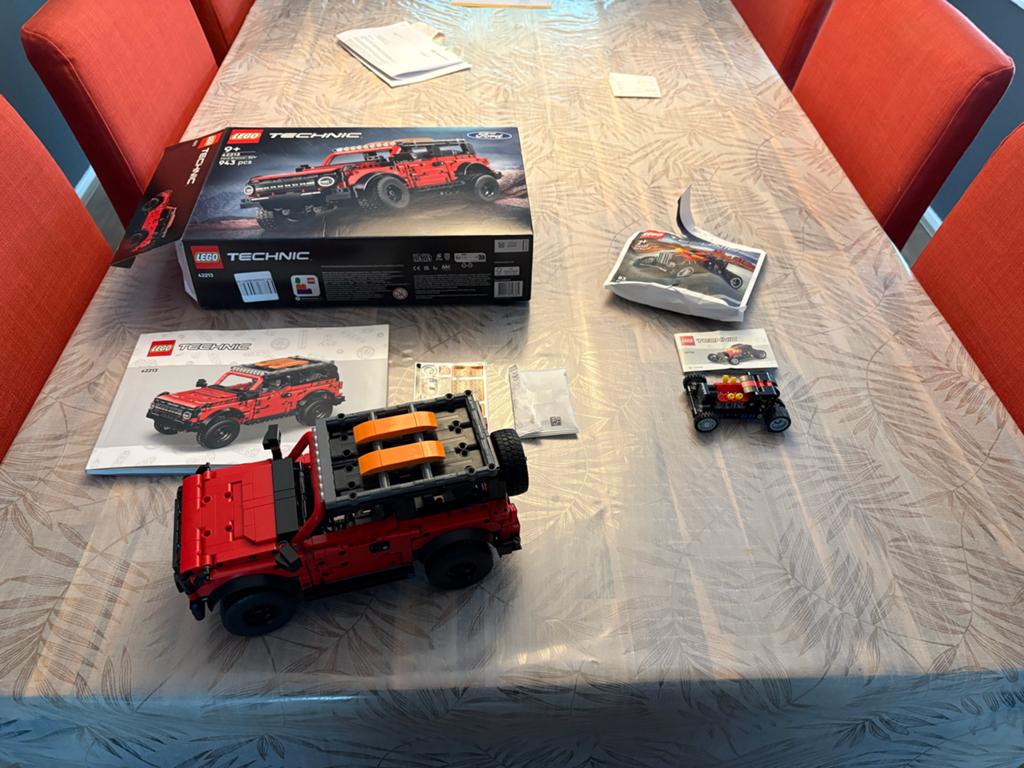 LEGO Technic Ford Broncop 42213 + Hot Rod Car 30735, Lego, Ophalen of Verzenden, Zo goed als nieuw, Complete set