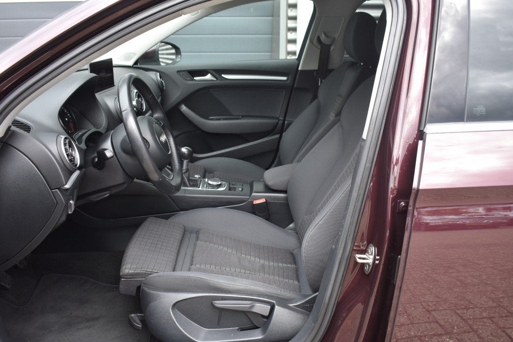 Audi A3 1.4 TFSI AMBIT. PRO LINE + / 19 INCH / PDC, Gebruikt, Euro 6, Handgeschakeld, Sedan