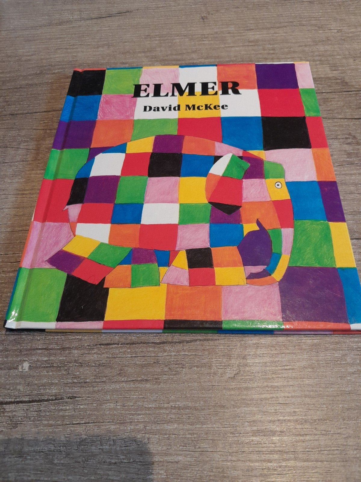 Elmer: Het kleurrijke olifantje - David McKee, Ophalen of Verzenden, Zo goed als nieuw, Fictie algemeen
