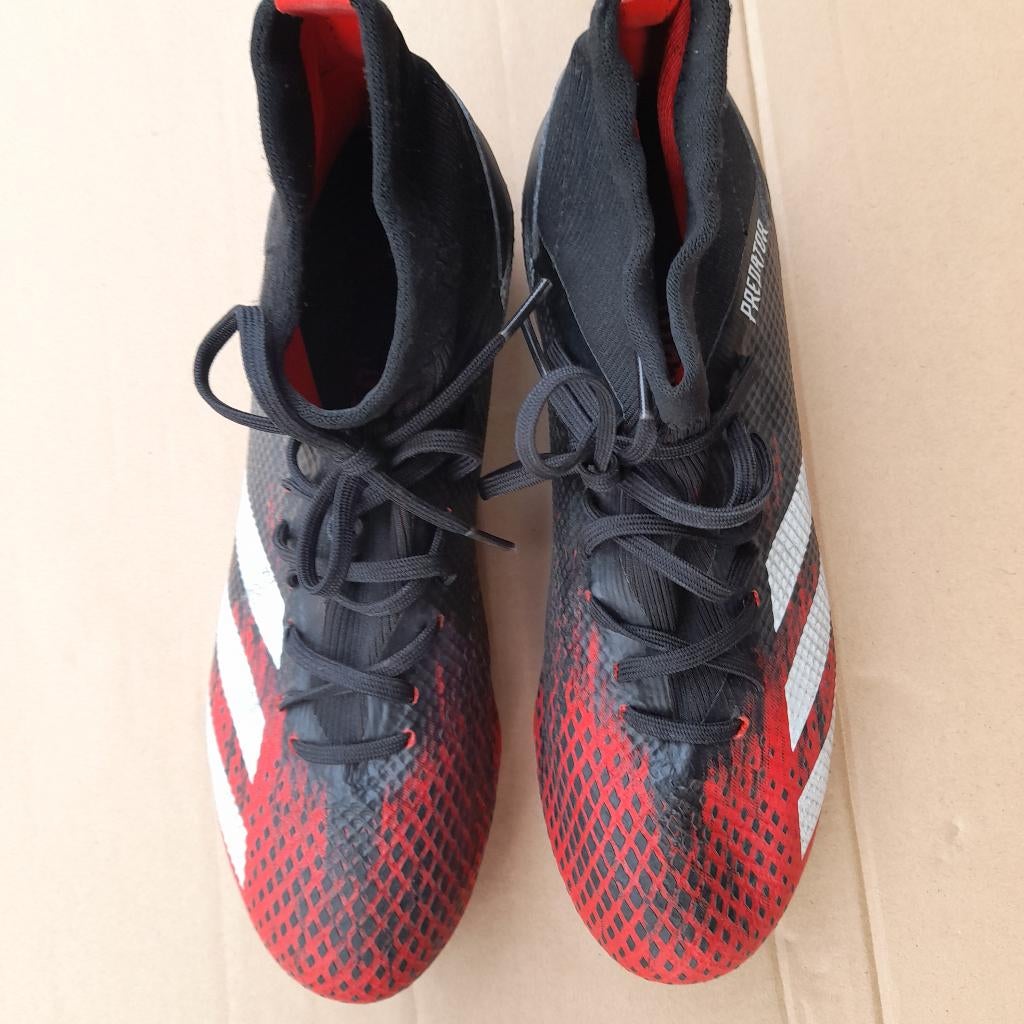 Voetbalschoenen merk: Predator Adidas, Sport en Fitness, Ophalen, Maat XS of kleiner, Schoenen, Zo goed als nieuw