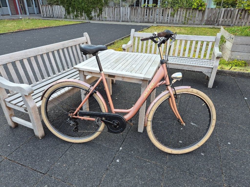 Damesfiets (28 inch, 7 versnellingen) – Uitstekende staat!, Gebruikt, Velgrem, Versnellingen, Ophalen