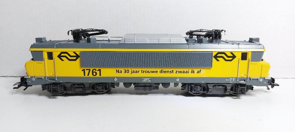 NS 1761 Na 30 jaar trouwe dienst zwaai ik af *Digitaal* (05), Wisselstroom, Locomotief, Ophalen of Verzenden, Märklin