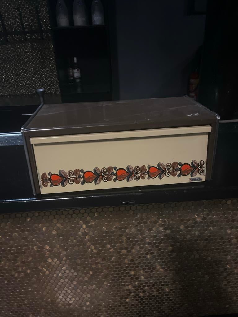 Vintage broodtrommel met bloemmotief, Huis en Inrichting, Ophalen, Gebruikt