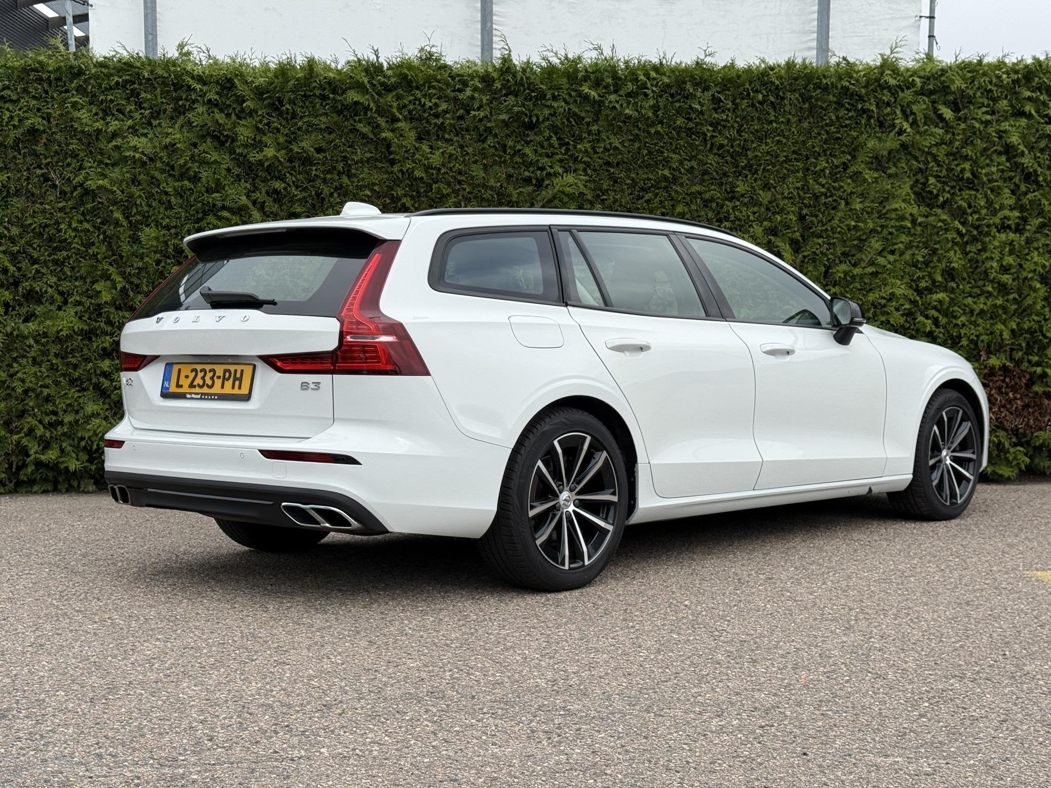 Volvo V60 B3 Momentum Advantage | Blis | Parkeer sensoren |, 12 maanden, 4 cilinders, Origineel Nederlands, 102 €/maand
