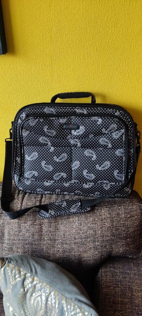 Mooie Laptoptas Merk Magicase, Computers en Software, Laptoptassen, Ophalen of Verzenden, 17 inch of meer, Zo goed als nieuw