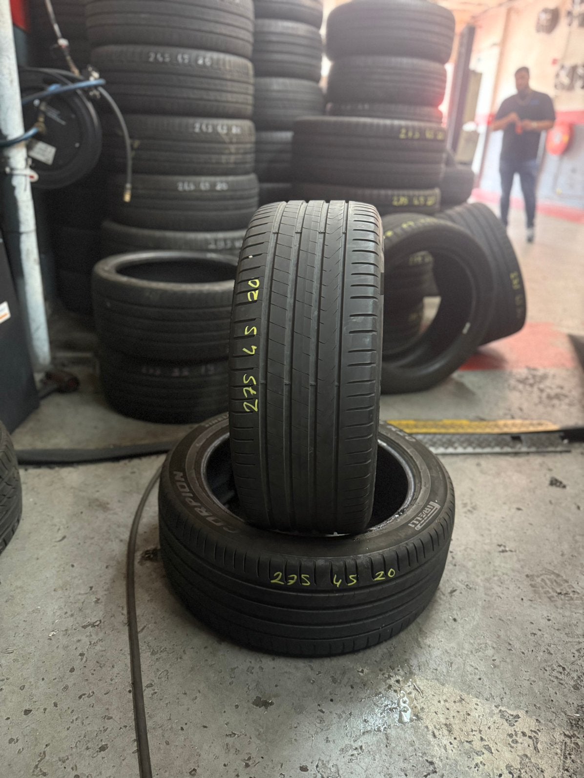 2x 275/45R20 2754520 PİRELLİ 6mm (inclusief monteren), Ophalen, Gebruikt, 275 mm, Band(en)