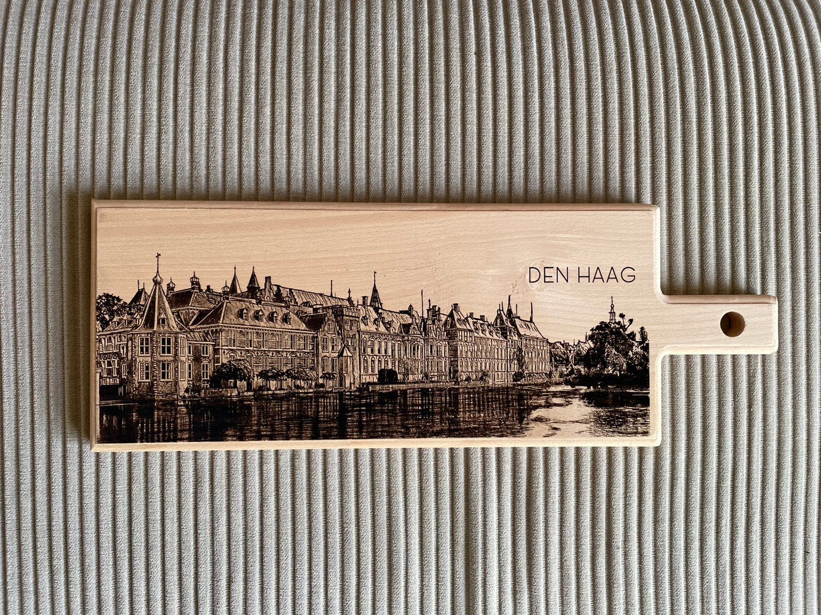 Borrelplank Den Haag, Huis en Inrichting, Snij-/serveerplank, Ophalen of Verzenden, Nieuw, Hout