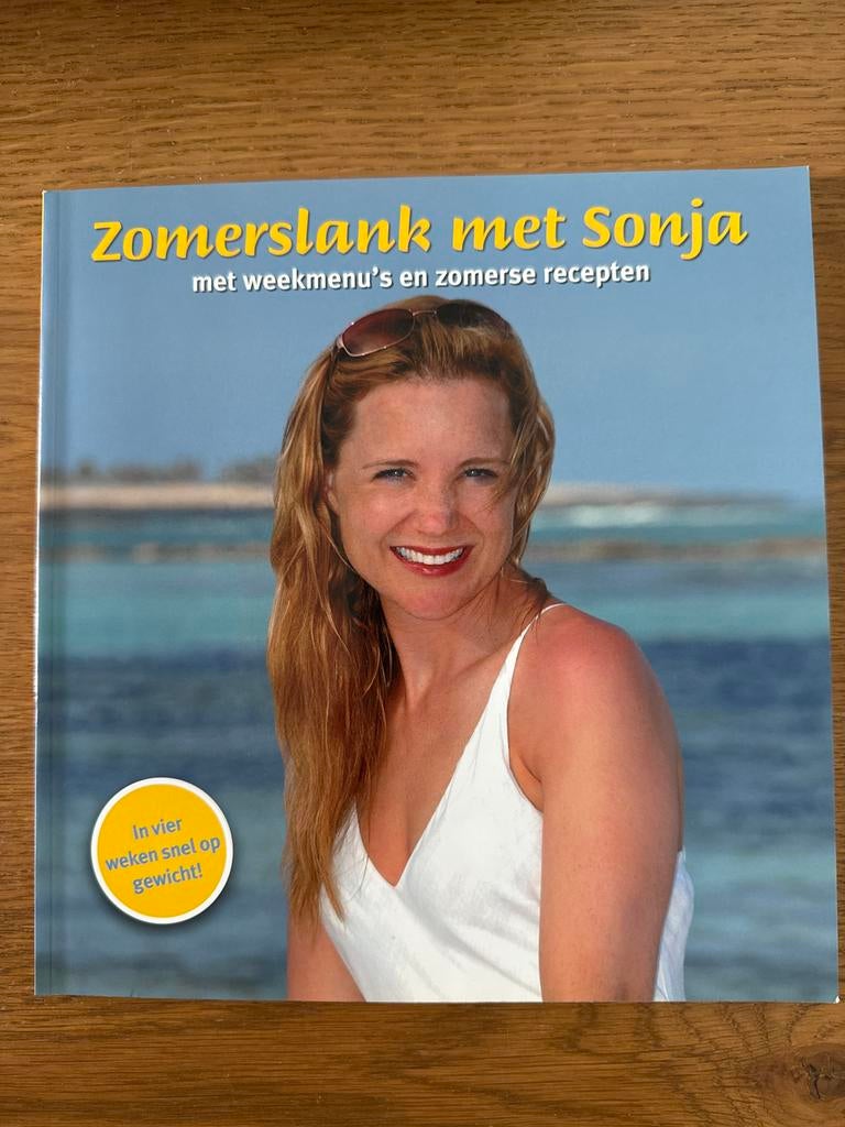 Zomerslank met Sonja Bakker - Kookboek met weekmenu's, Boeken, Hoofdgerechten, Ophalen of Verzenden, Zo goed als nieuw, Gezond koken