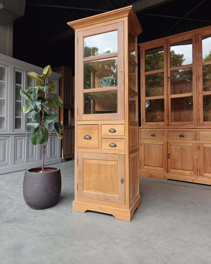 Mooie smalle vitrinekasten | Souvenirskasten teakhout  #6054, Niet ingevuld, Gebruikt, Met deur(en), 200 cm of meer