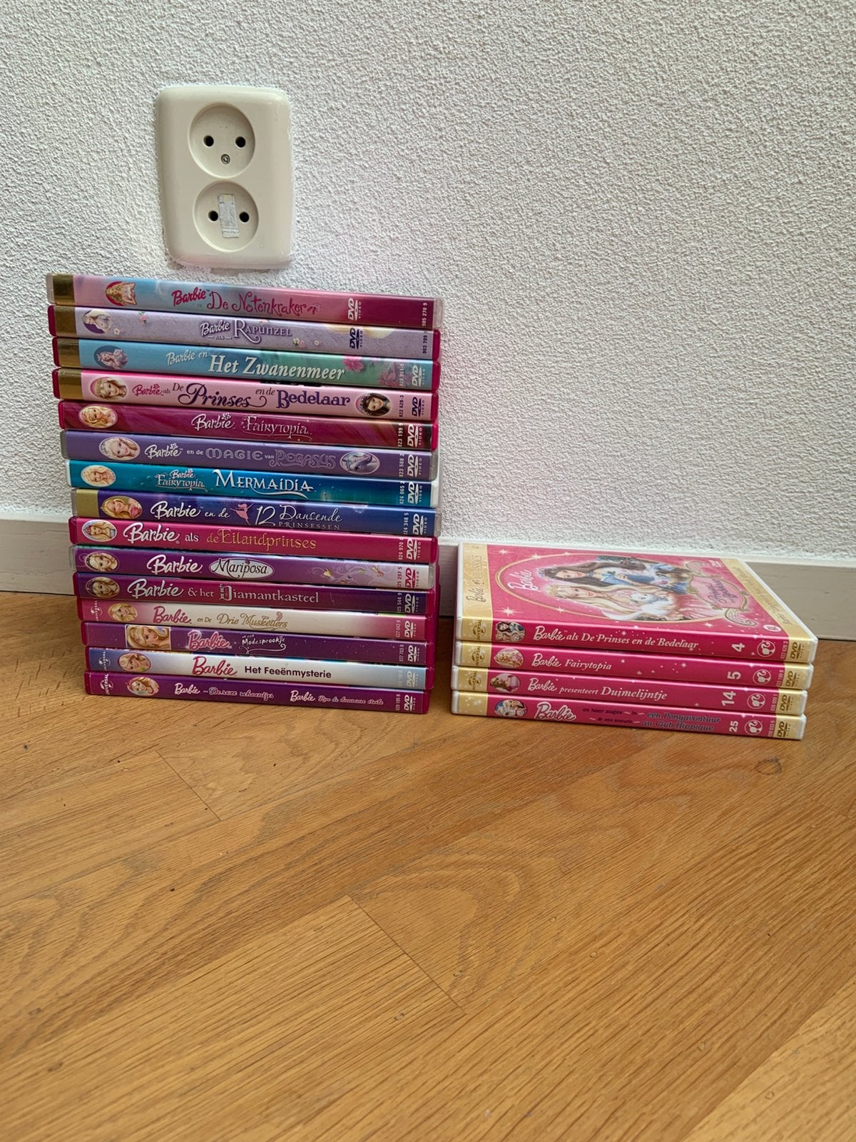 Barbie DVD’S 19 stuks, Poppen, Zo goed als nieuw, Vanaf 6 jaar, Film