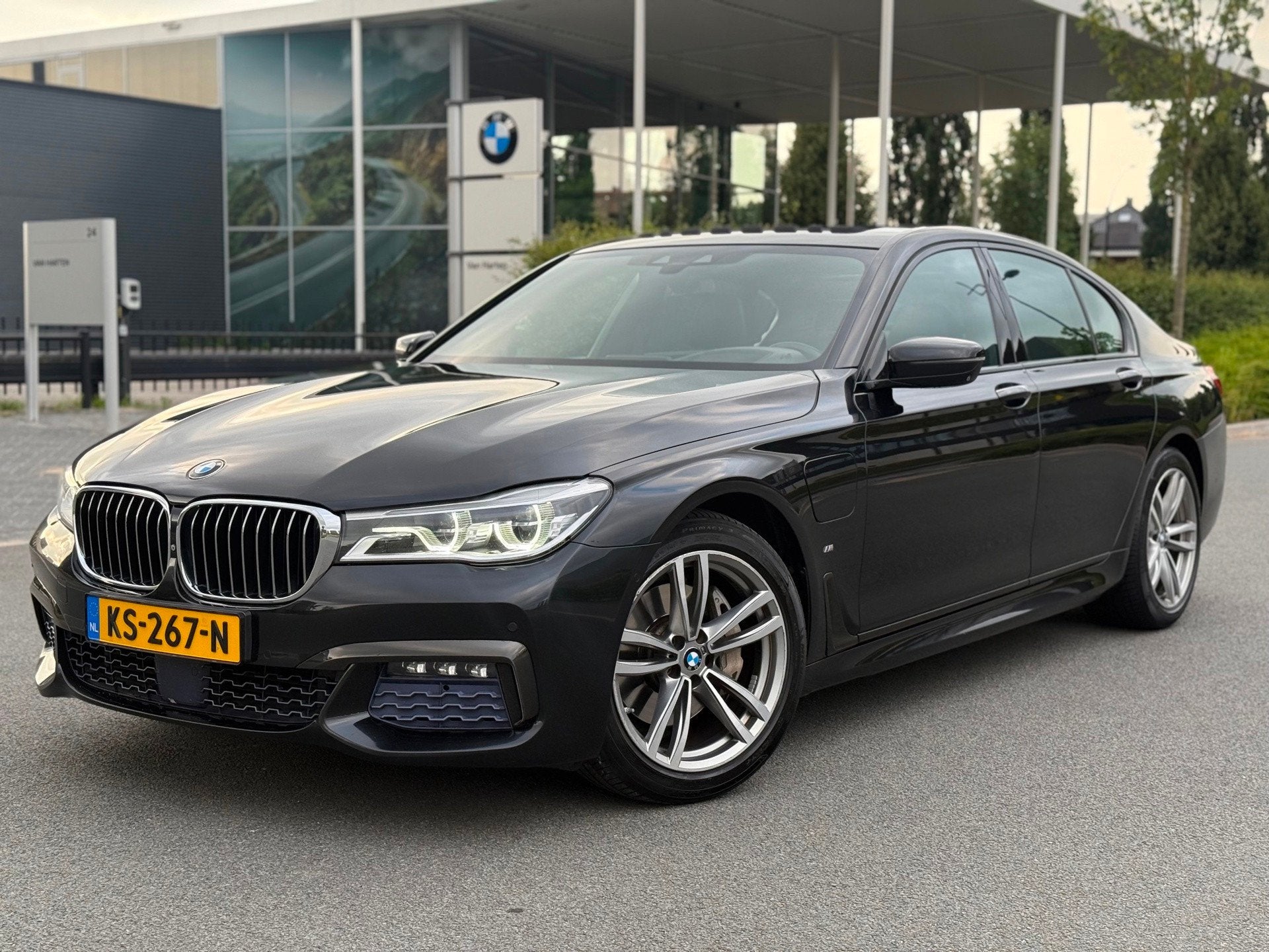 BMW 7-serie 740e iPerformance High Executive PANO 360*CAMERA, Auto's, BMW, Automaat, 1998 cc, Achterwielaandrijving, Gebruikt