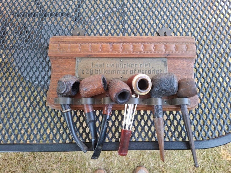 Bord met oude pijpen - Vintage pijpencollectie, Verzamelen, Ophalen, Gebruikt, (Water)pijp