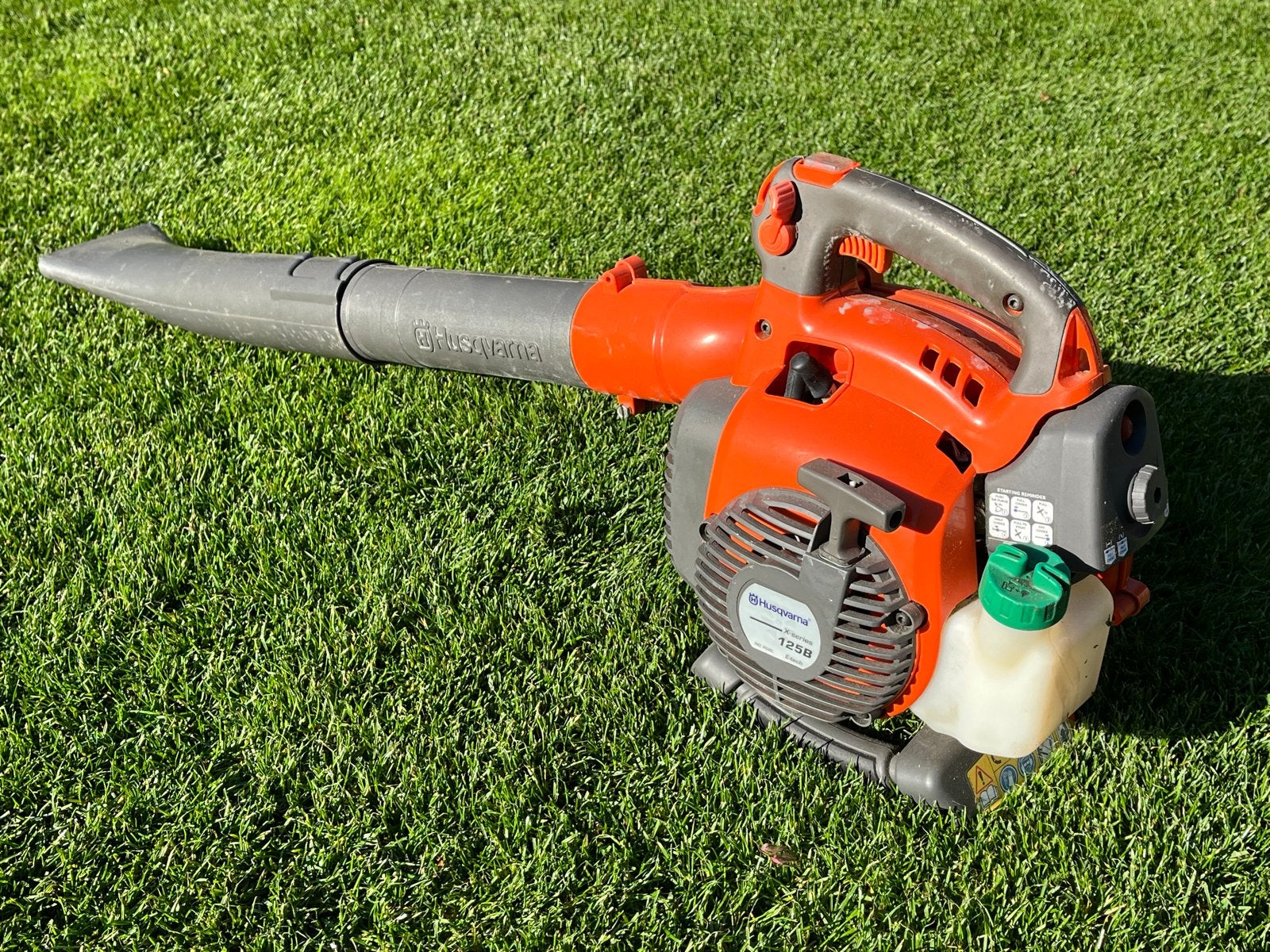 Husqvarna Benzine Bladblazer 125B met Zuigfunctie, Tuin en Terras, Bladblazers, Benzine, Gebruikt, Met zuigfunctie, Handgedragen