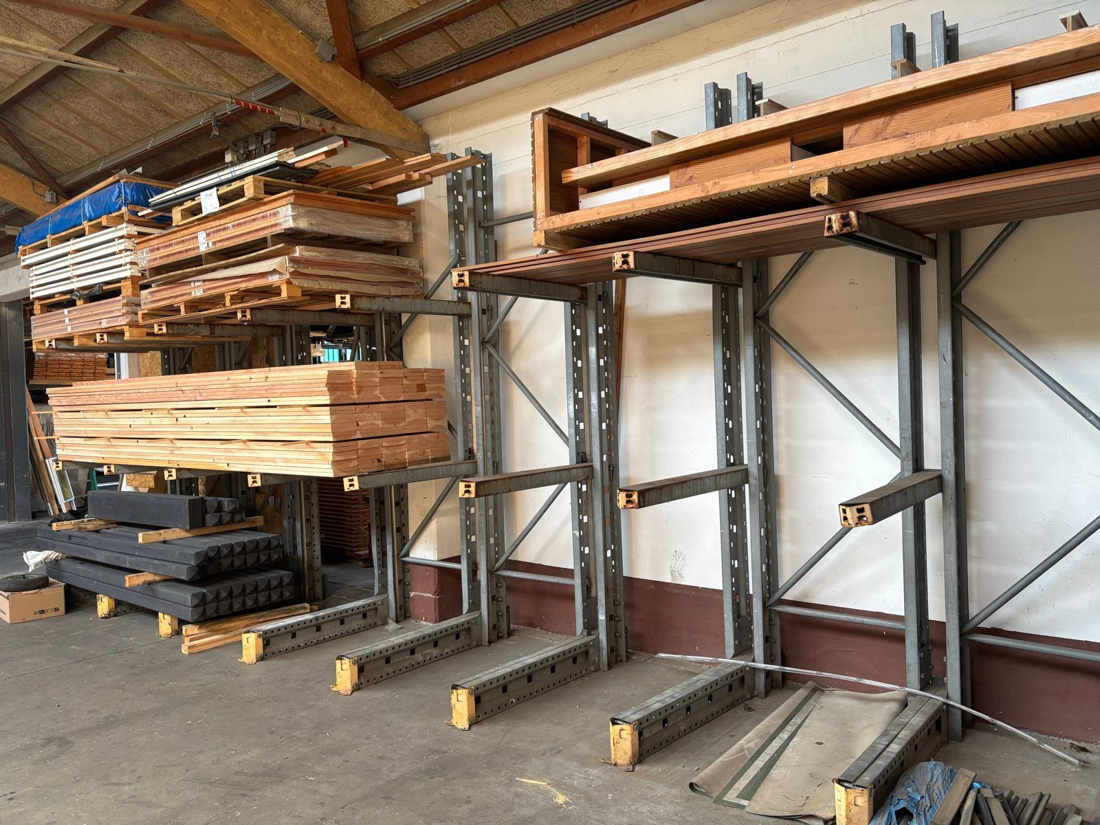 Robuuste gegalvaniseerde draagarmstelling 3 niveaus 12meter, Ophalen