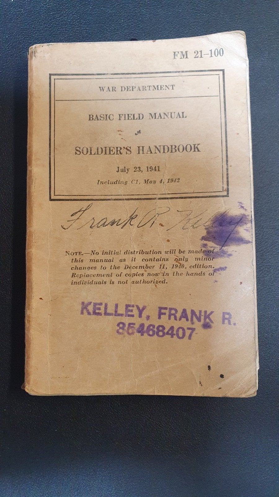 US ARMY WW2 Handboek soldaat 1941/42 op naam!!, Verzamelen, Ophalen of Verzenden, Amerika
