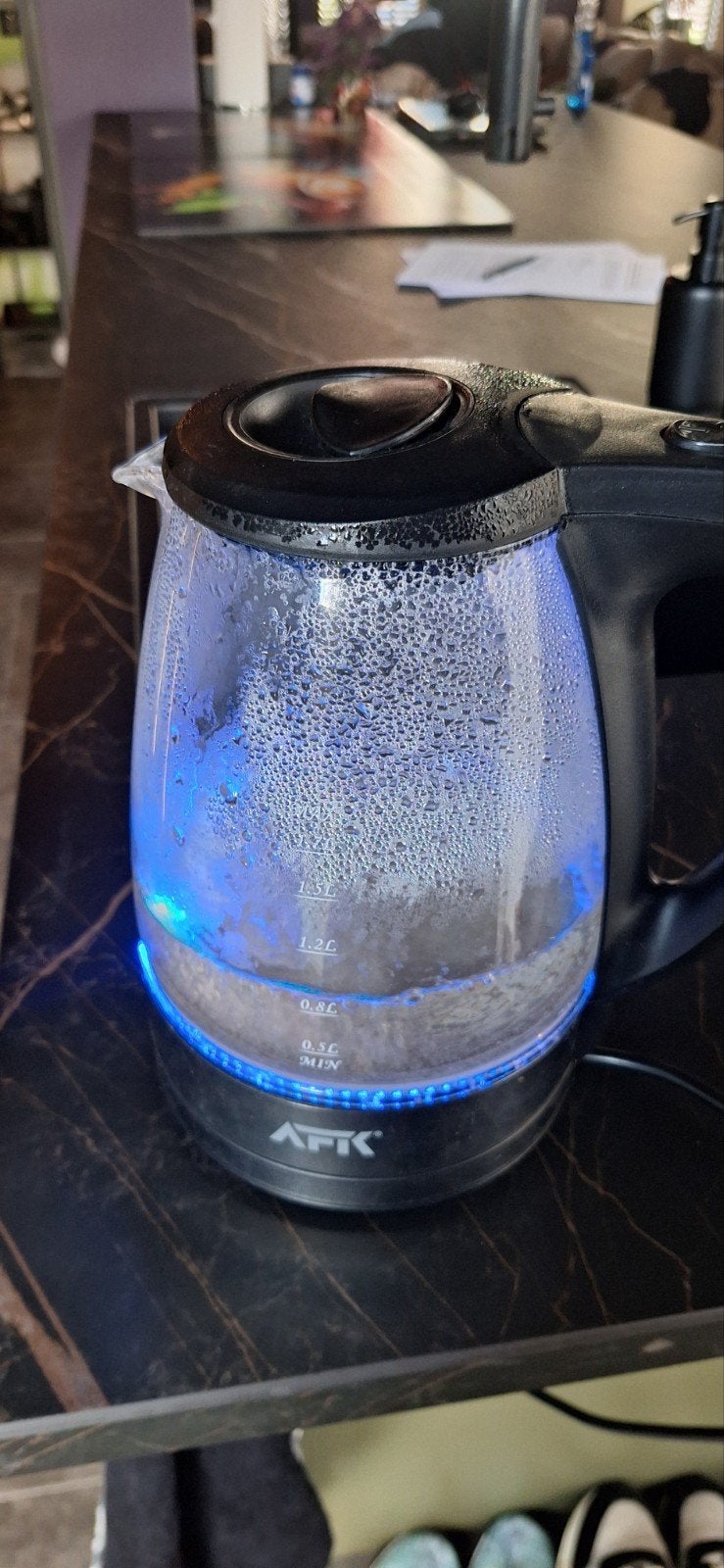 AFK Waterkoker met LED-verlichting - 1.7L, Witgoed en Apparatuur, 1 tot 2 liter, Ophalen of Verzenden, Gebruikt