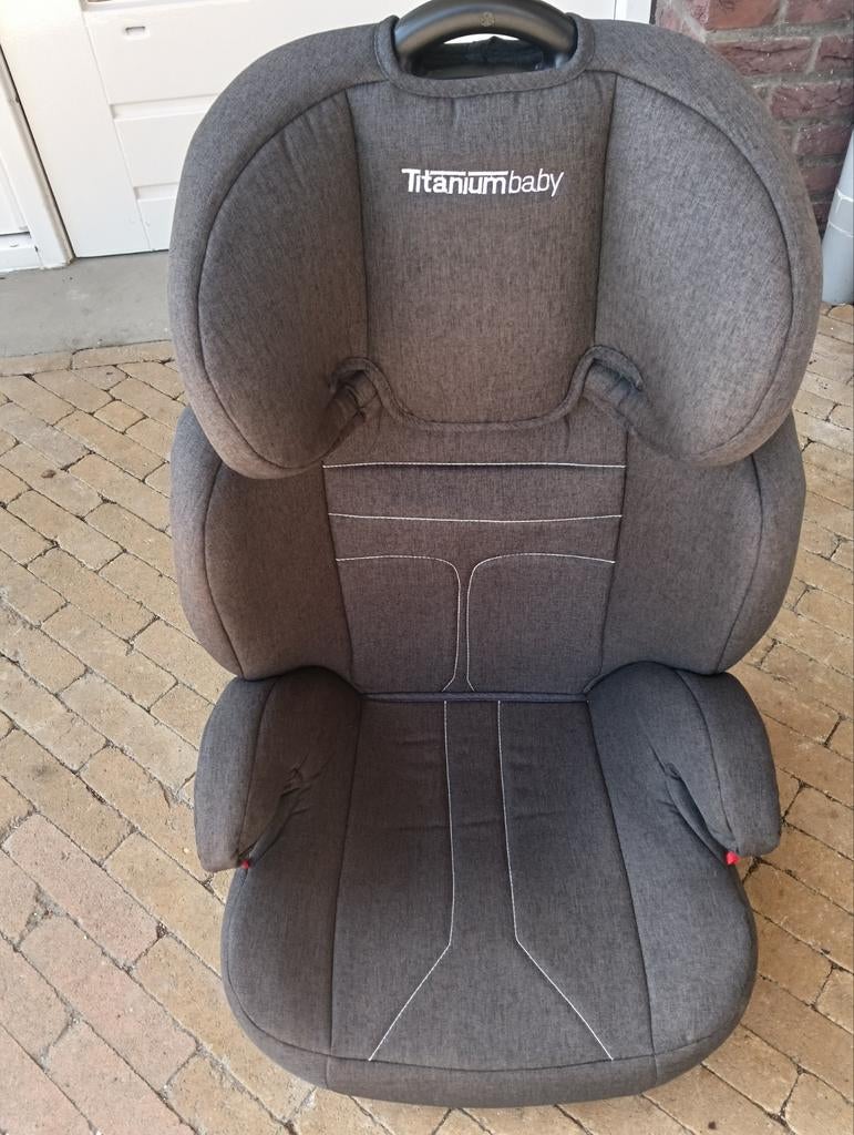 Titaniumbaby autostoel - Grijs. Zgan., Autogordel, 15 t/m 36 kg, Zijbescherming, Zo goed als nieuw