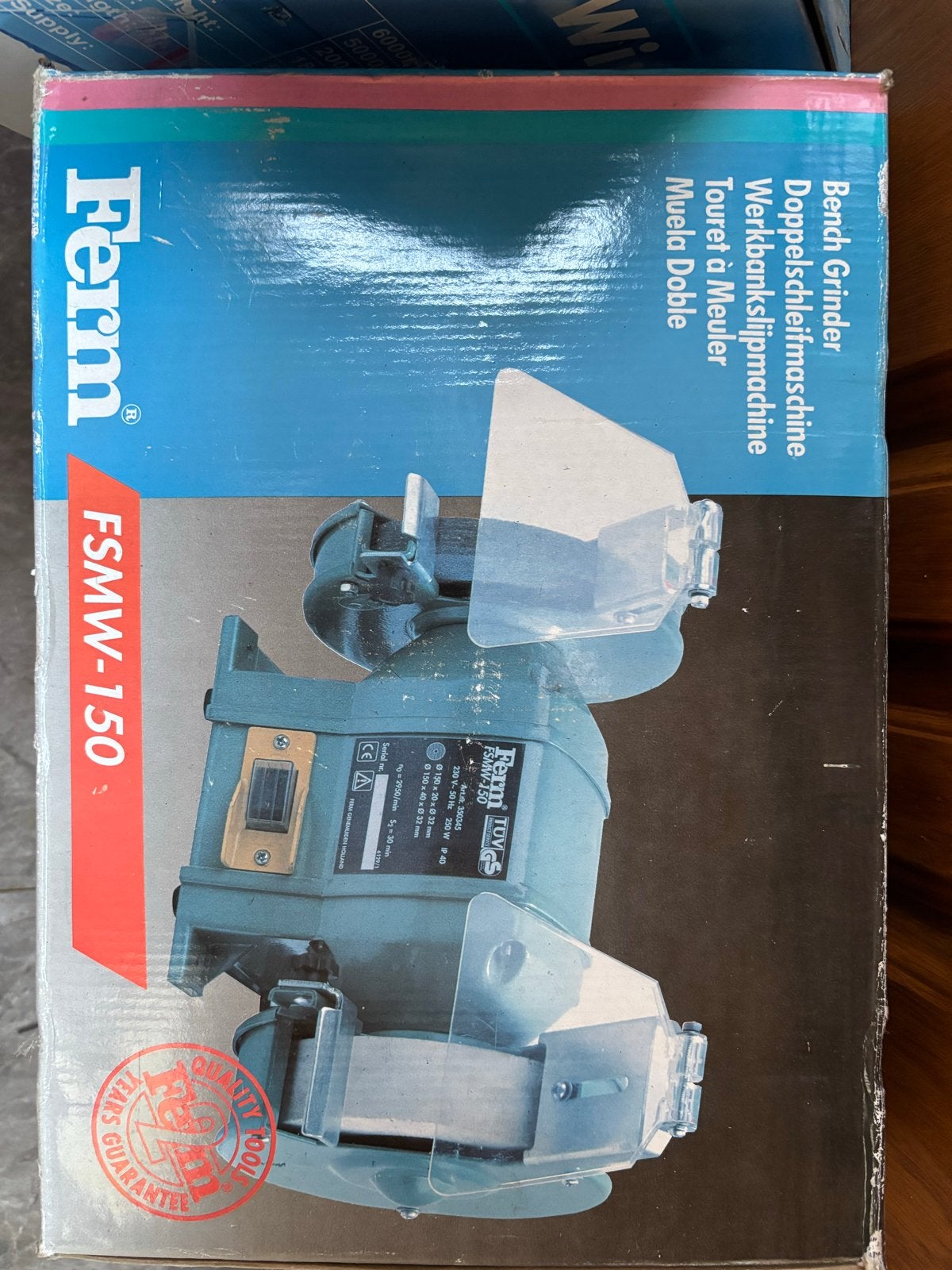 Ferm FSMW-150 Werkbankslijpmachine - Nieuw in doos, Ophalen of Verzenden, Nieuw, Minder dan 700 watt, Werkbankslijpmachine