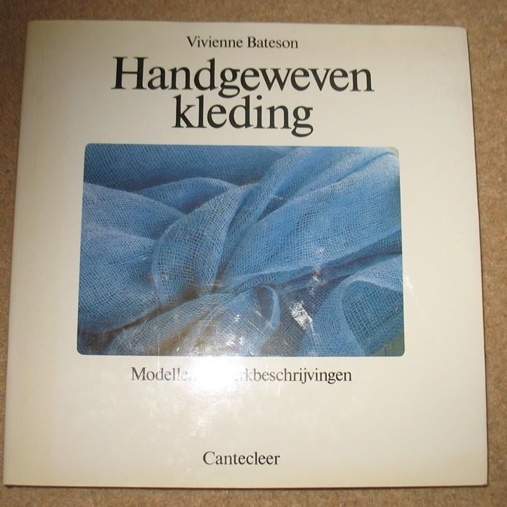 Handgeweven kleding; V. Bateson; 1984, Verzenden, Zo goed als nieuw