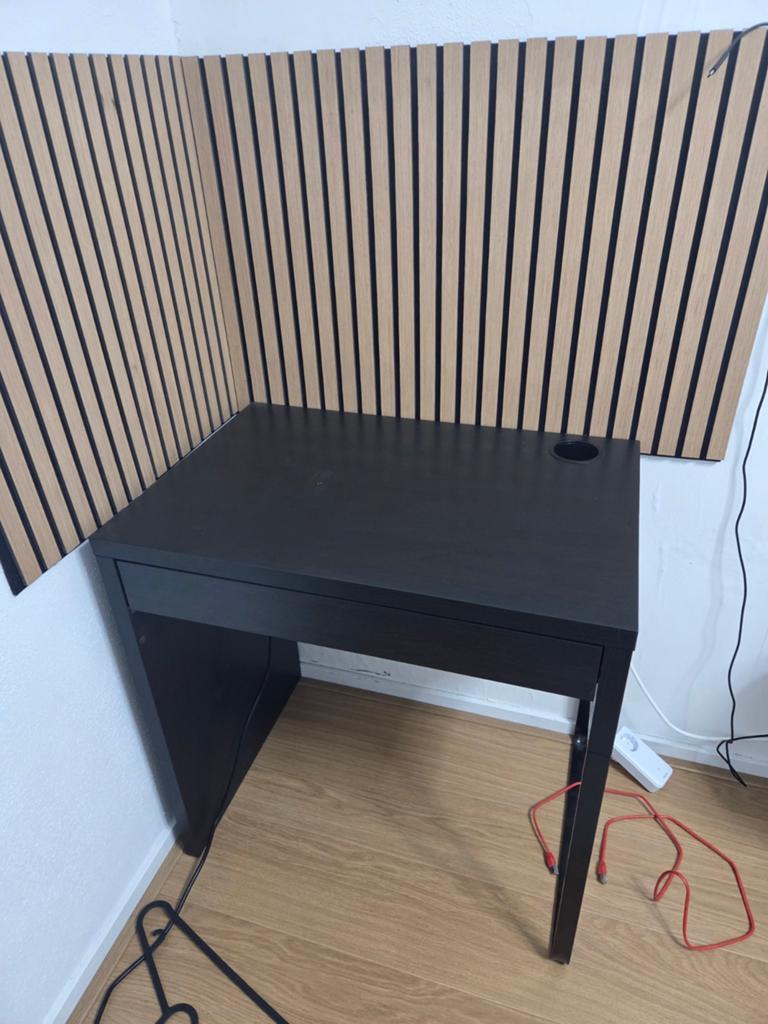 MICKE
Bureau, zwartbruin, 73x50 cm, Ophalen, Zwart, Gebruikt, Kabelgoot
