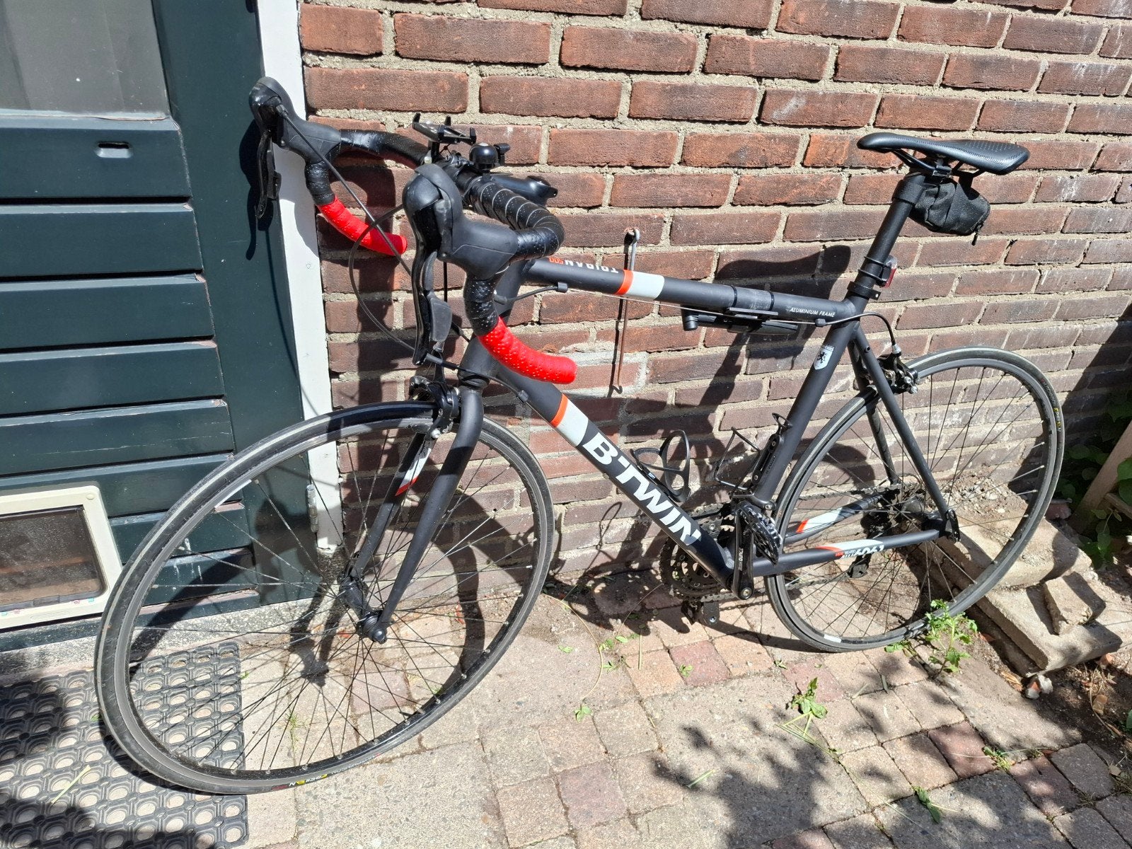 Racefiets heren inclusief accessoires (BTWIN, zwart), Gebruikt, Heren, Aluminium, Meer dan 20 versnellingen