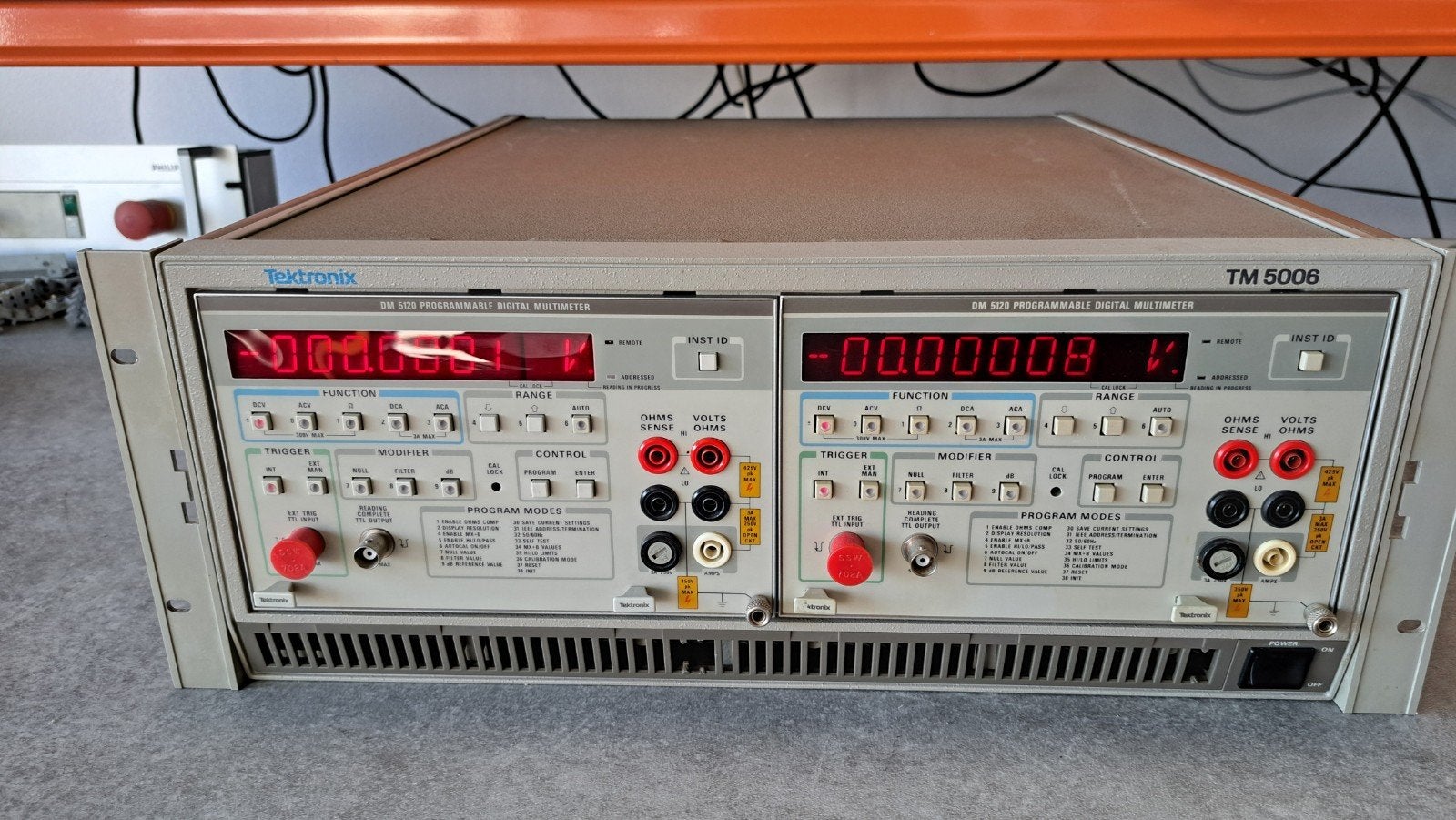 Tektronix TM5006 met 2 x DM-5120, Doe-het-zelf en Verbouw, Meetapparatuur, Gebruikt, Multimeter, Ophalen