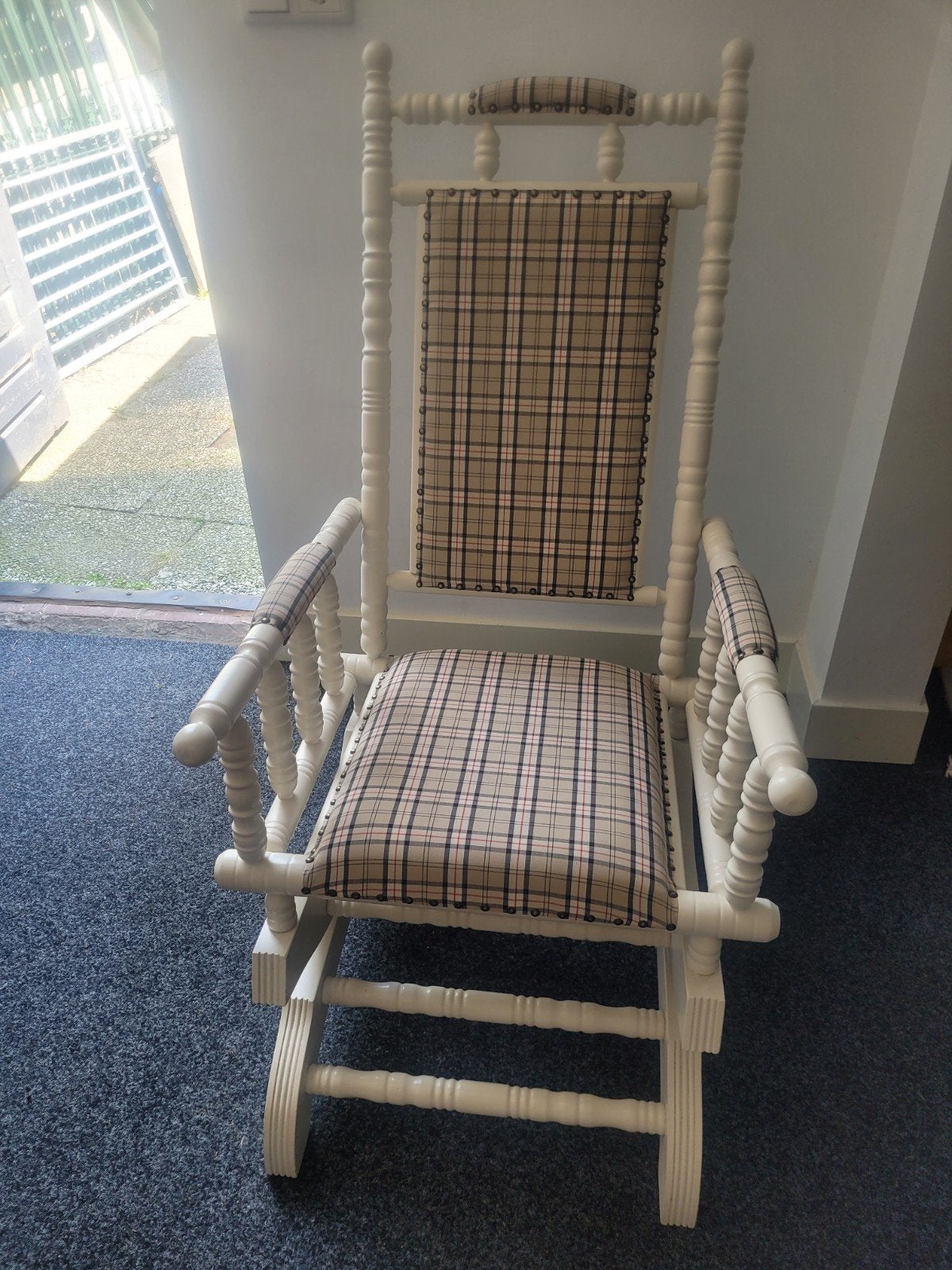 Burberry schommelstoel  Z.G.A.N, Huis en Inrichting, Ophalen, Gebruikt, Wit, Stof
