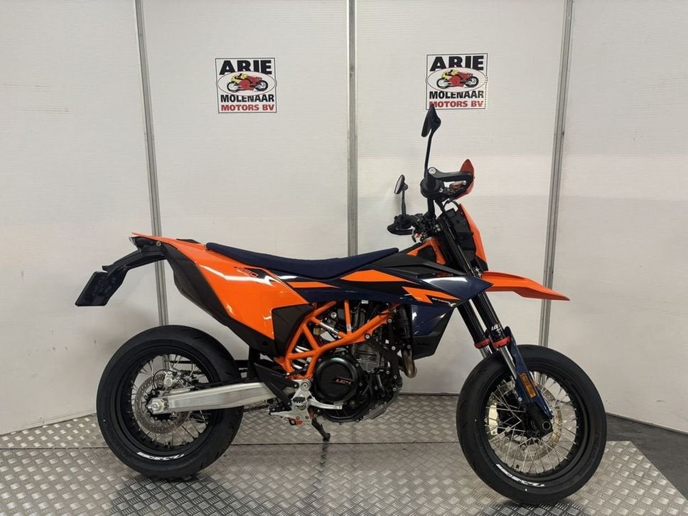 KTM 690 SMC R (bj 2026), Motoren, KTM, Bedrijf, Onbekend, Onbekend