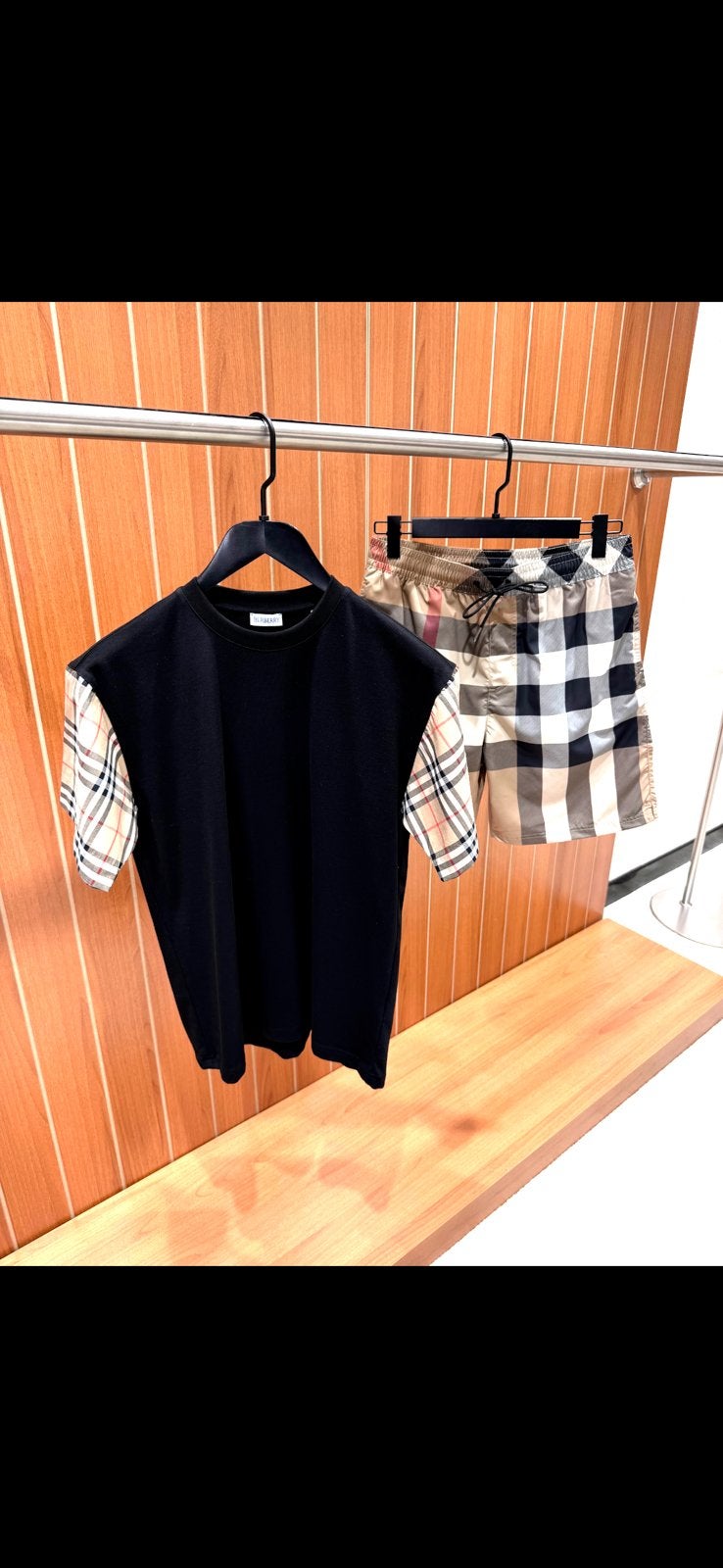 Burberry t-shirt, Ophalen of Verzenden, Zo goed als nieuw, Overige maten, Zwart