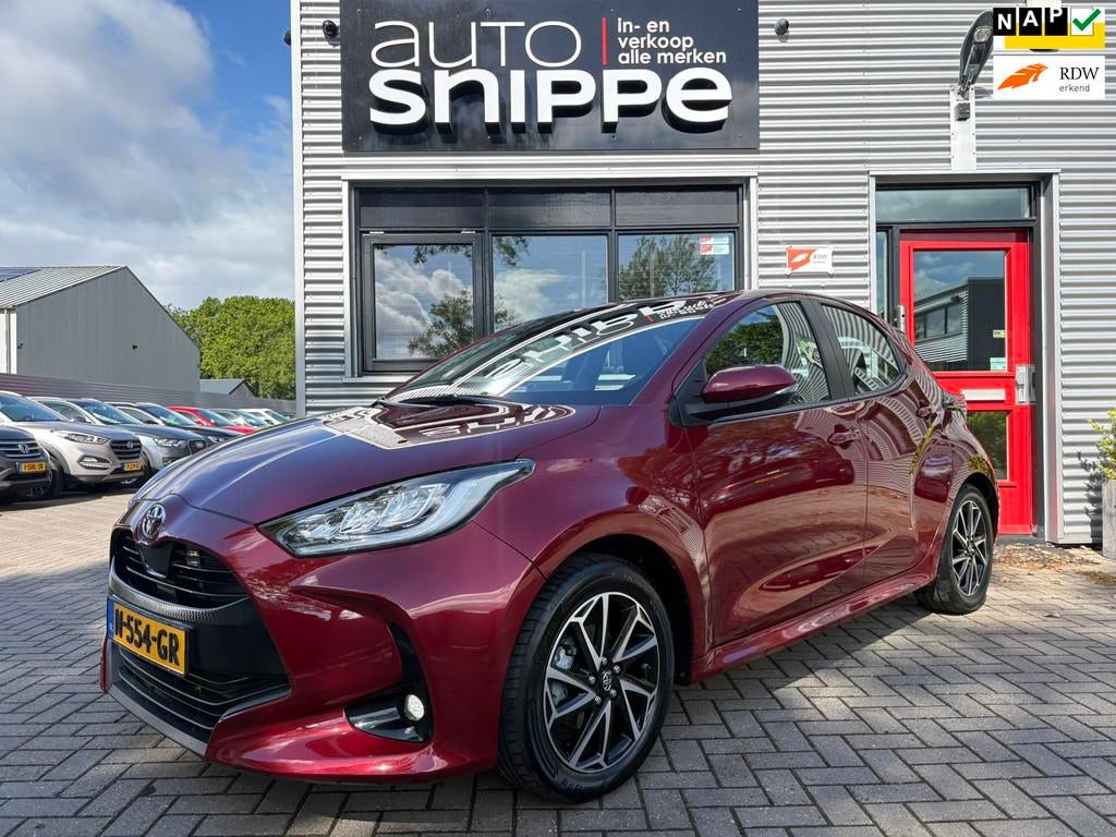 Toyota Yaris 1.5 VVT-i Dynamic -FULL LED-TREKHAAK-NAVI-BLUET, Bedrijf, Handgeschakeld, 850 kg, 3 cilinders